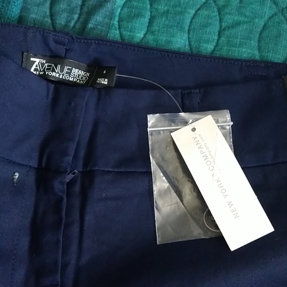 NWT NY&C Navy Blue Cuffed Shorts - Picture 4 of 4